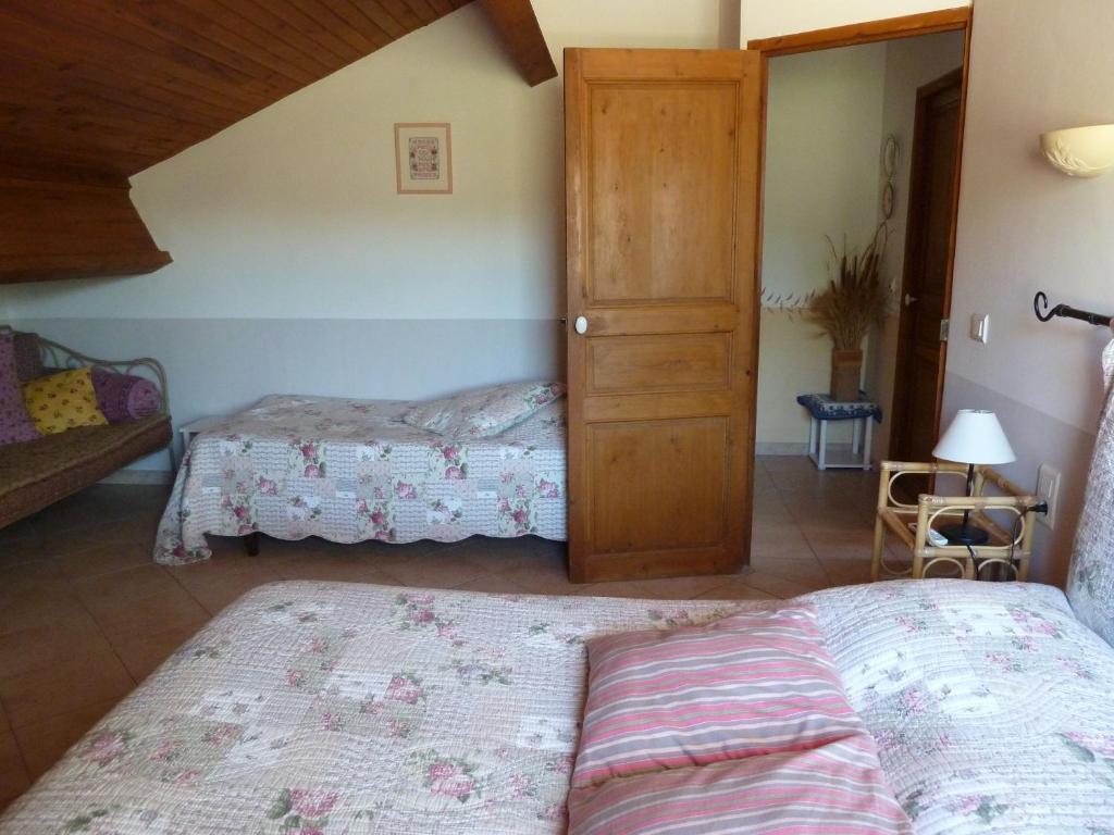 Bed and Breakfast Les Cigales Saint-Andiol Exterior foto