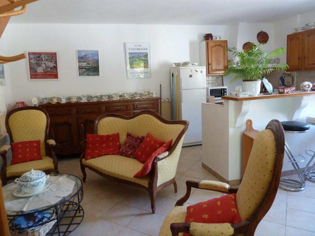 Bed and Breakfast Les Cigales Saint-Andiol Exterior foto